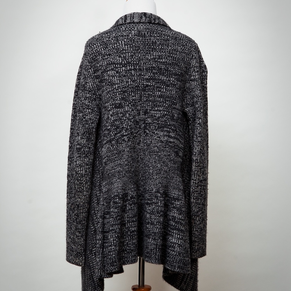 360 CASHMERE Cardigan - Picture 4 of 5